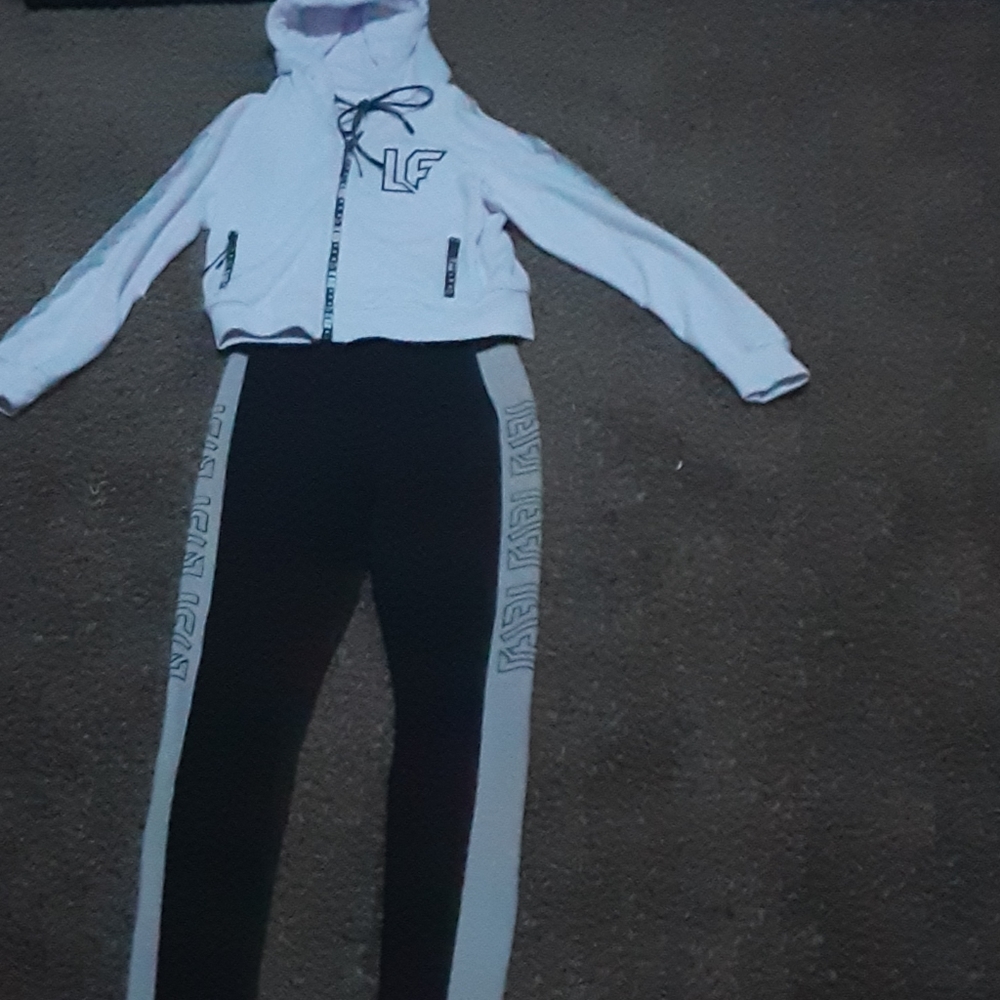 LF white zip up jacket - Picture 7 of 8